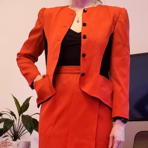 Vintage 80's Ungaro Paris 2 piece Suit - Picture 3 of 3